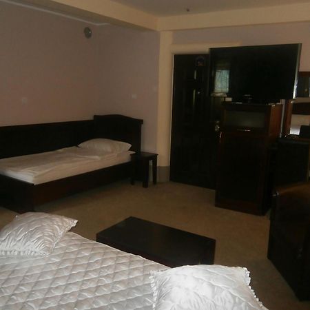 Hotel Vila Mitic Luxx Spa Centar Leskovac  Exteriör bild