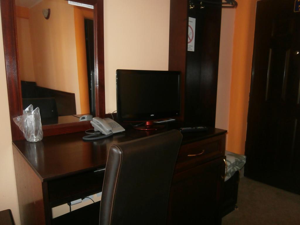 Hotel Vila Mitic Luxx Spa Centar Leskovac  Exteriör bild
