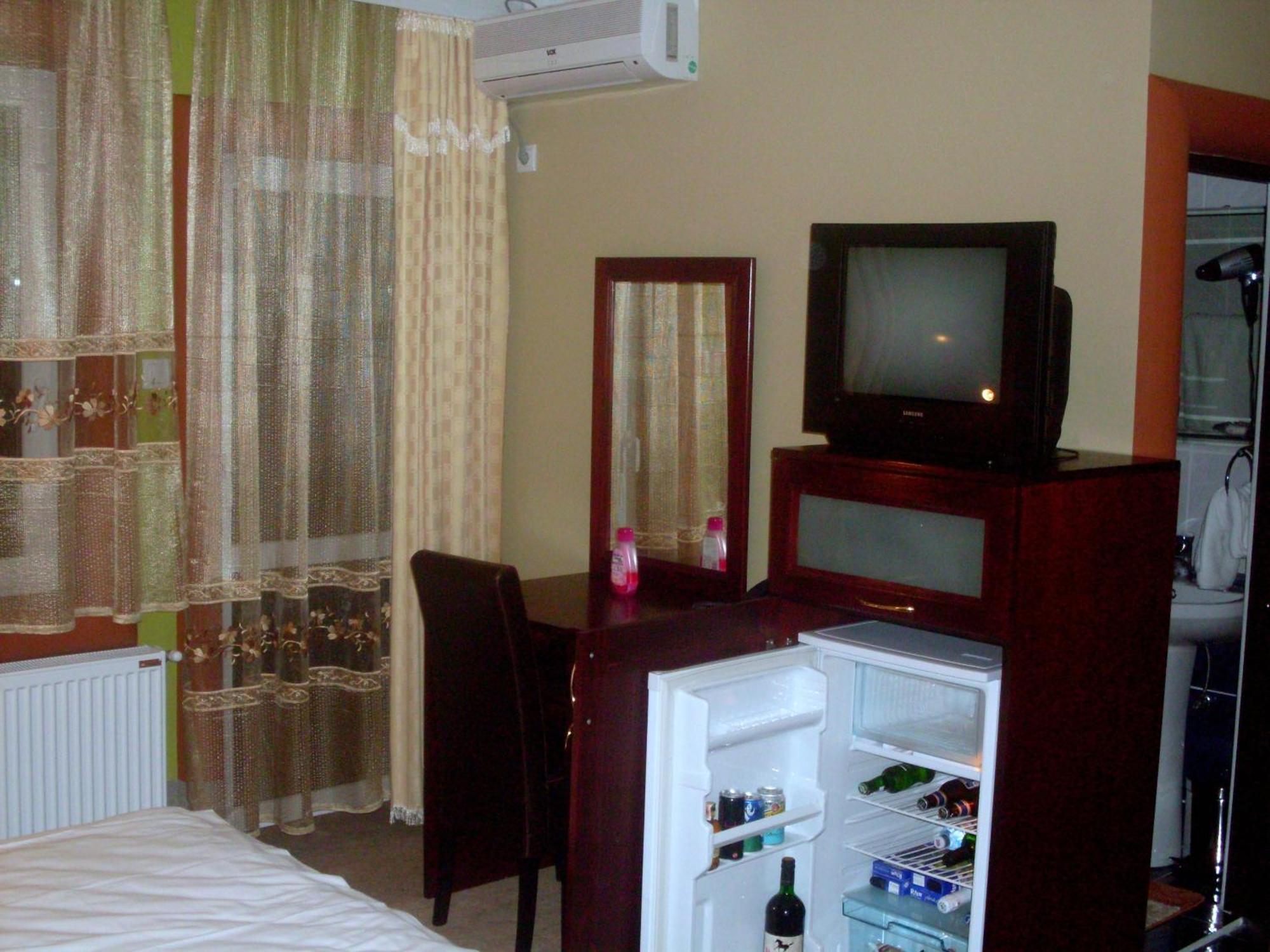 Hotel Vila Mitic Luxx Spa Centar Leskovac  Exteriör bild