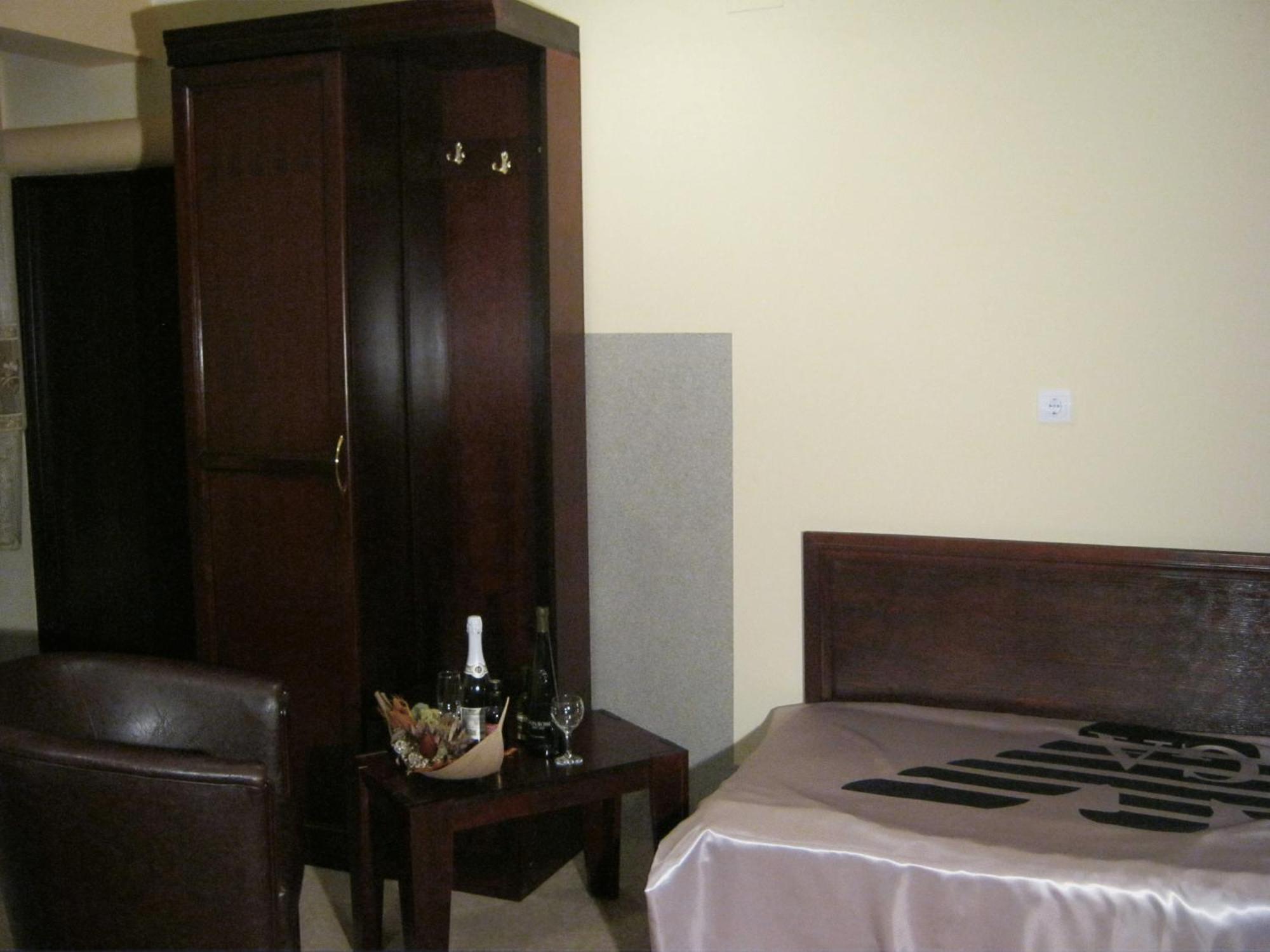 Hotel Vila Mitic Luxx Spa Centar Leskovac  Exteriör bild