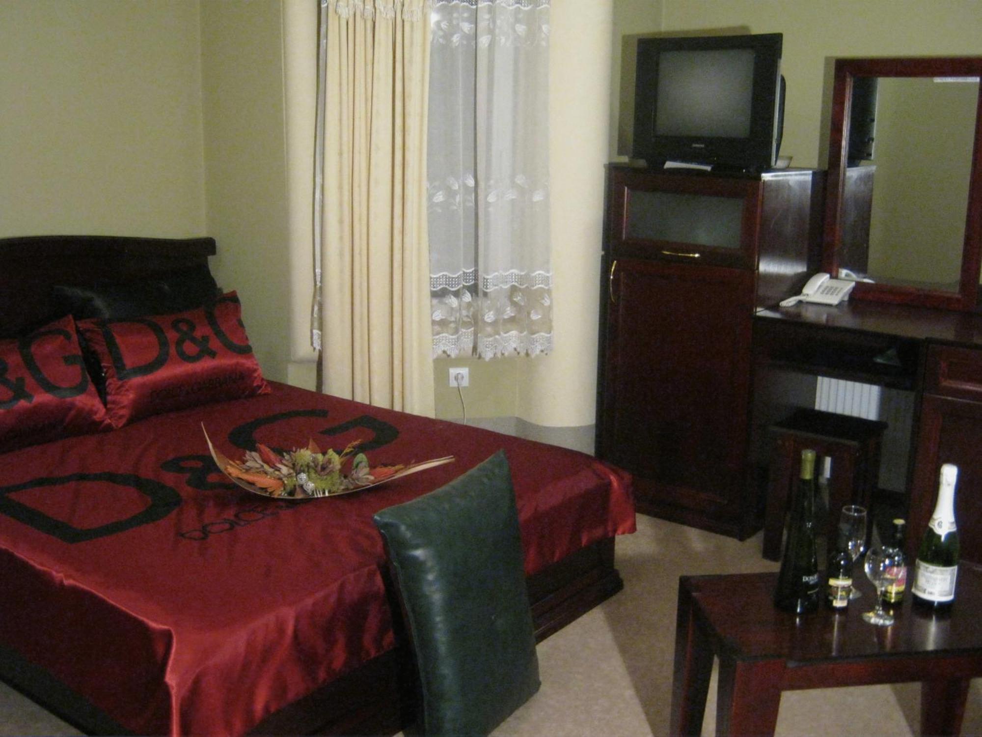 Hotel Vila Mitic Luxx Spa Centar Leskovac  Exteriör bild