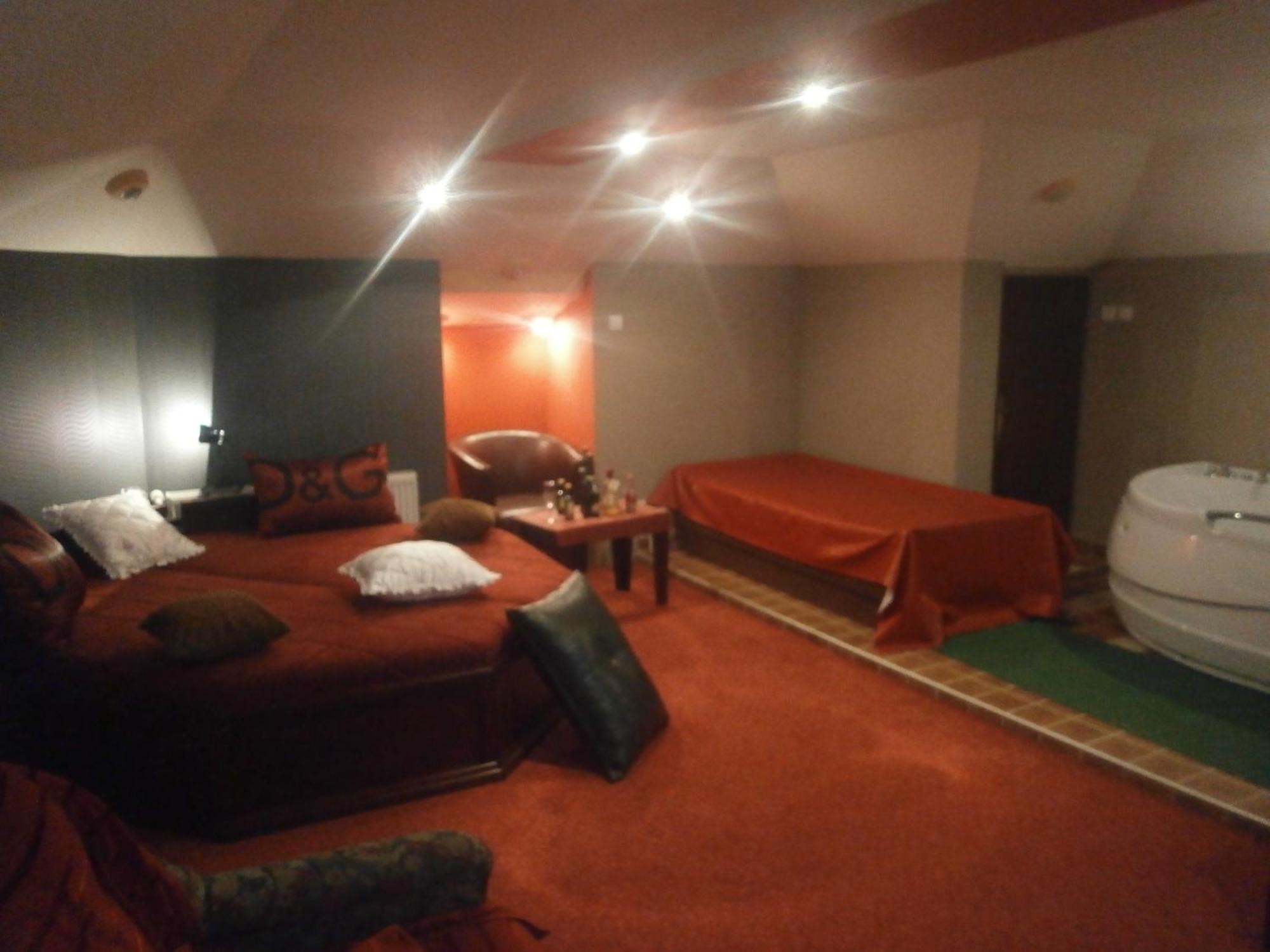 Hotel Vila Mitic Luxx Spa Centar Leskovac  Exteriör bild