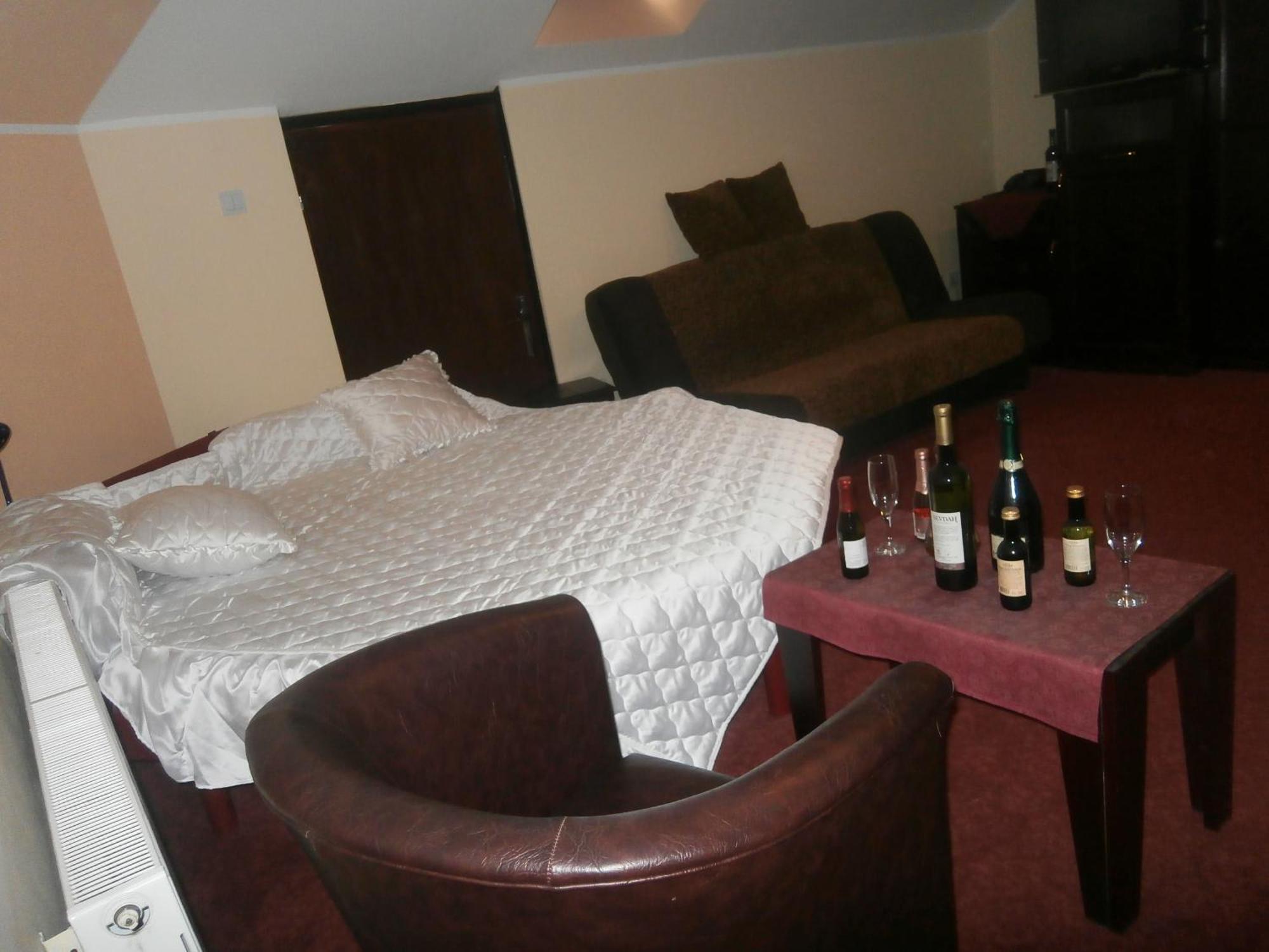 Hotel Vila Mitic Luxx Spa Centar Leskovac  Exteriör bild