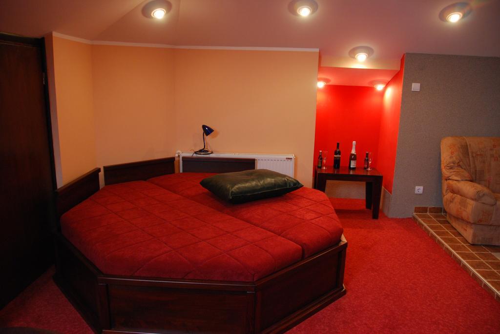 Hotel Vila Mitic Luxx Spa Centar Leskovac  Exteriör bild