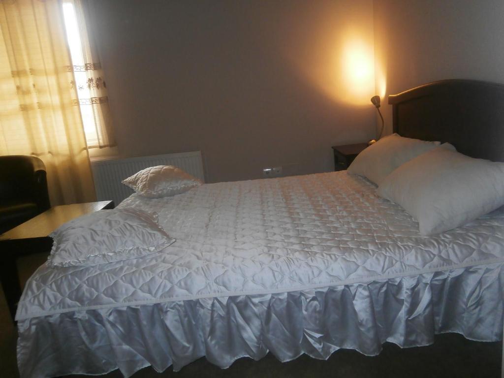 Hotel Vila Mitic Luxx Spa Centar Leskovac  Exteriör bild